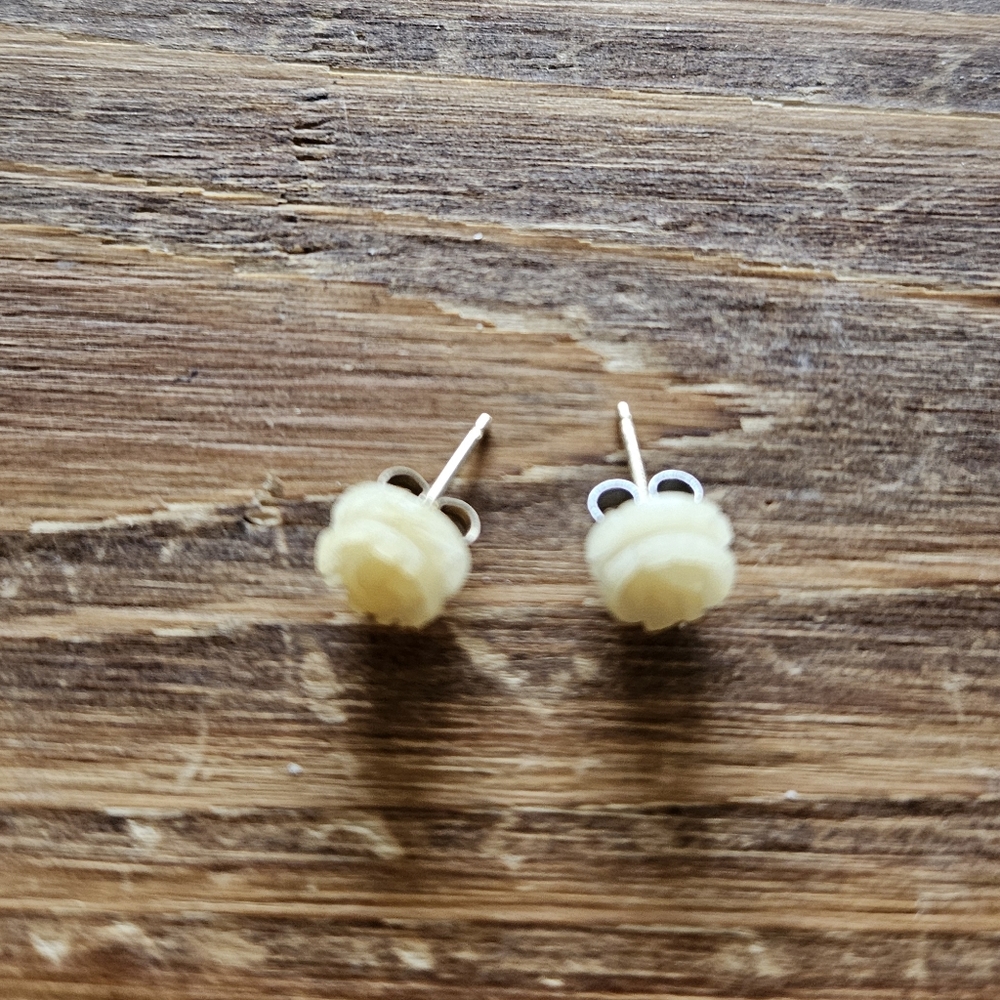 Cream Stud Earrings